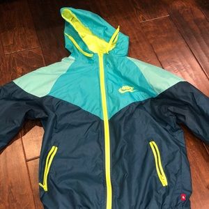 Nike windbreaker hoodie